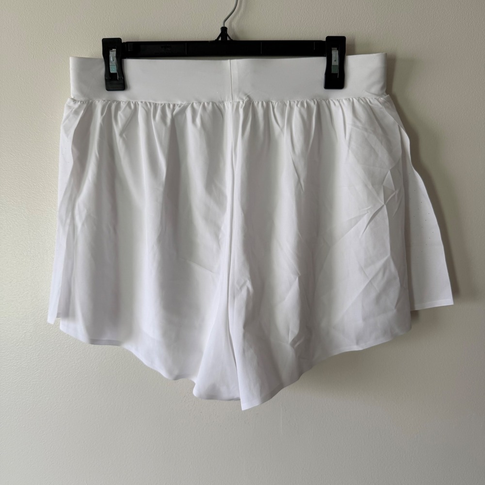 Spalding Women White Active Shorts Large NWT Embossed Logo Waistband Athletic